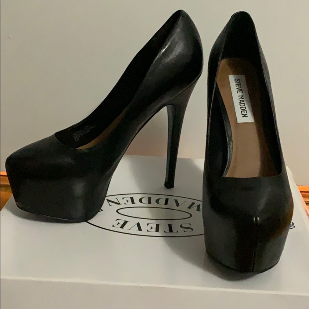 Steve Madden De Javu Black Leather Heels, 7.5